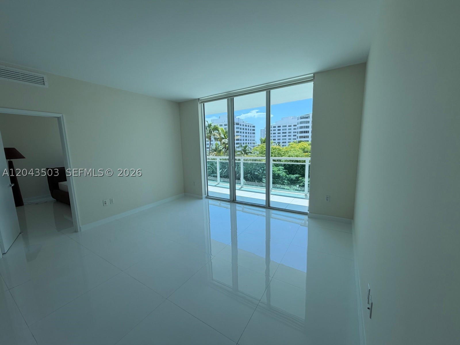 image The Plaza on Brickell West4