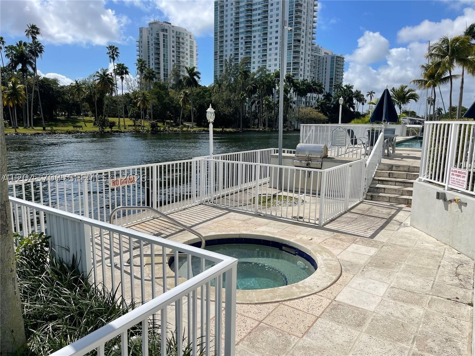 1740 NW N Riv Dr #517 Miami, FL 33125