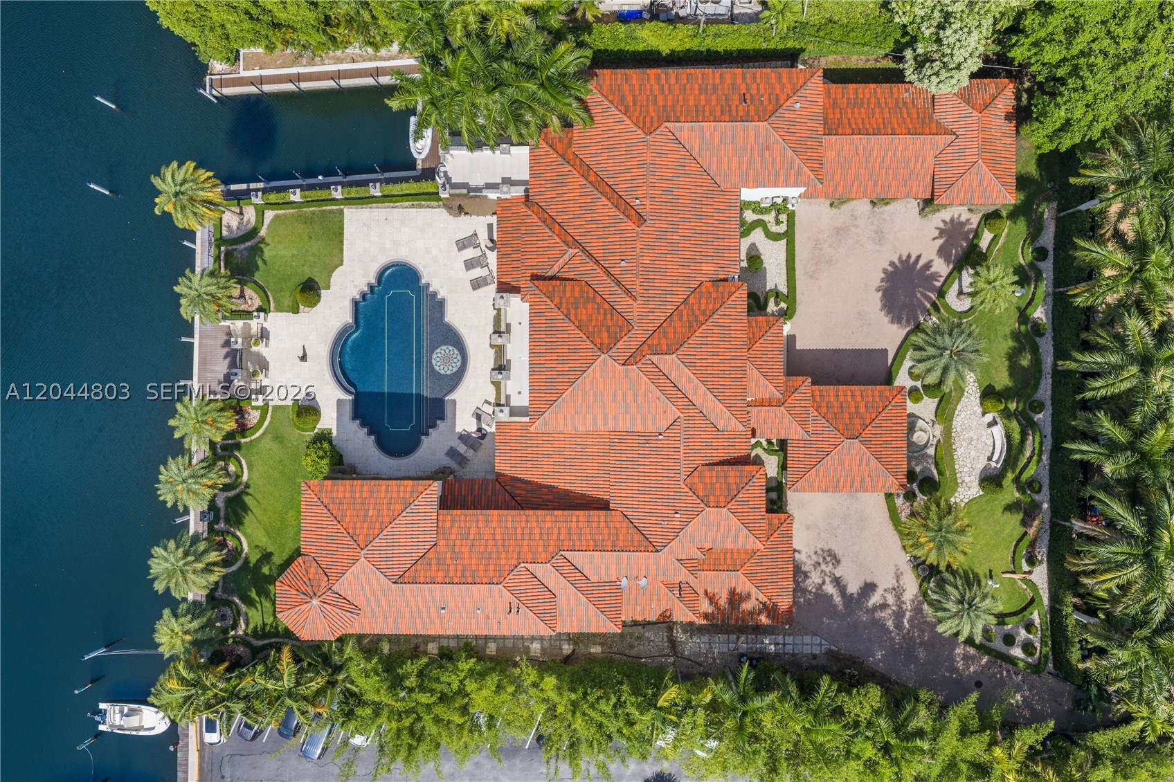 150 Edgewater Dr Coral Gables, FL 33133