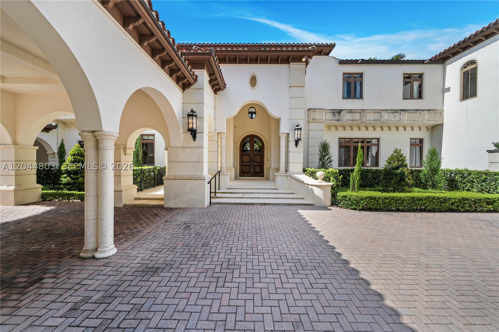 150 Edgewater Dr Coral Gables, FL 33133