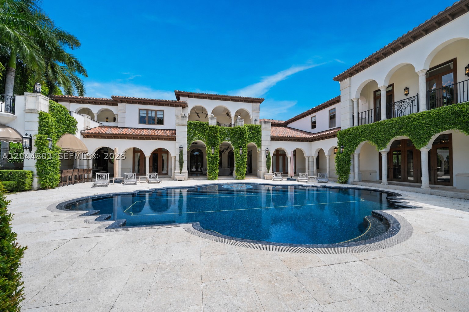 150 Edgewater Dr Coral Gables, FL 33133