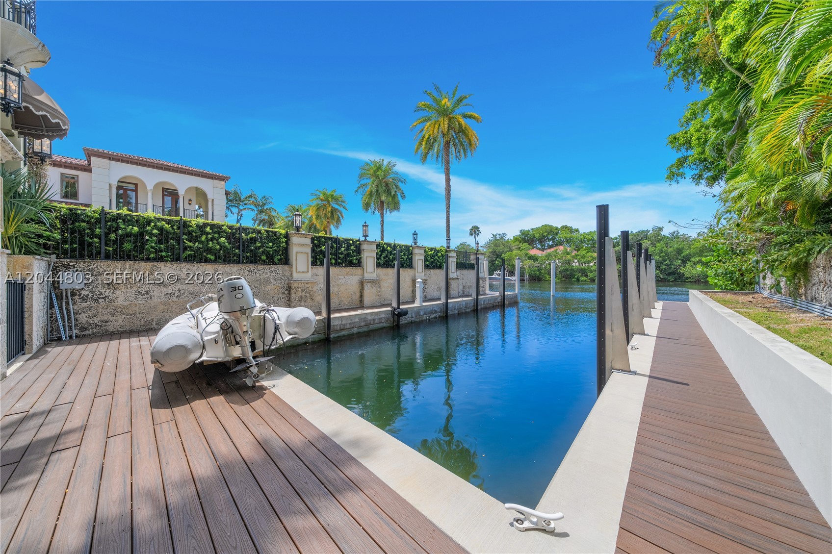150 Edgewater Dr Coral Gables, FL 33133