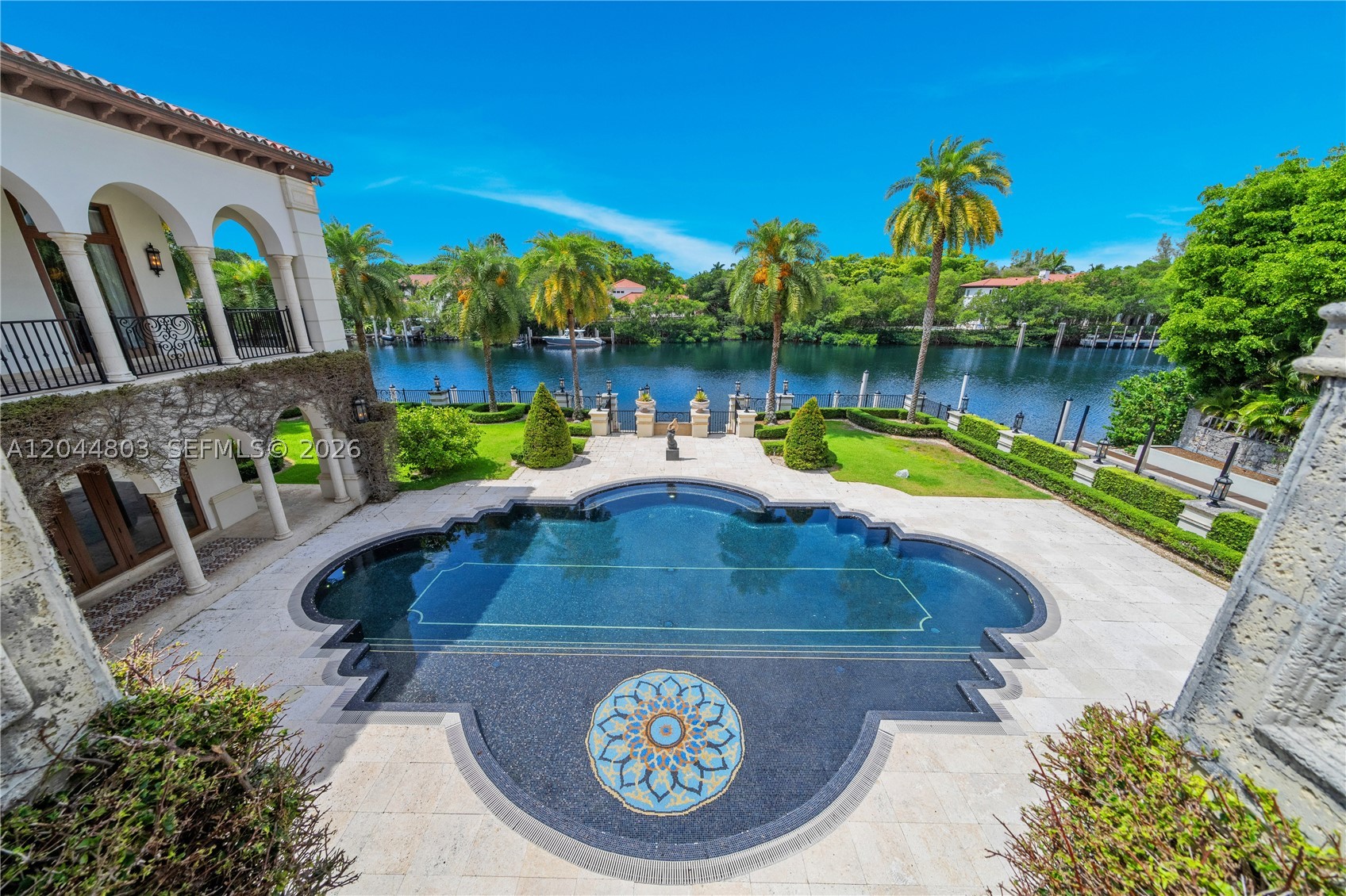 150 Edgewater Dr Coral Gables, FL 33133