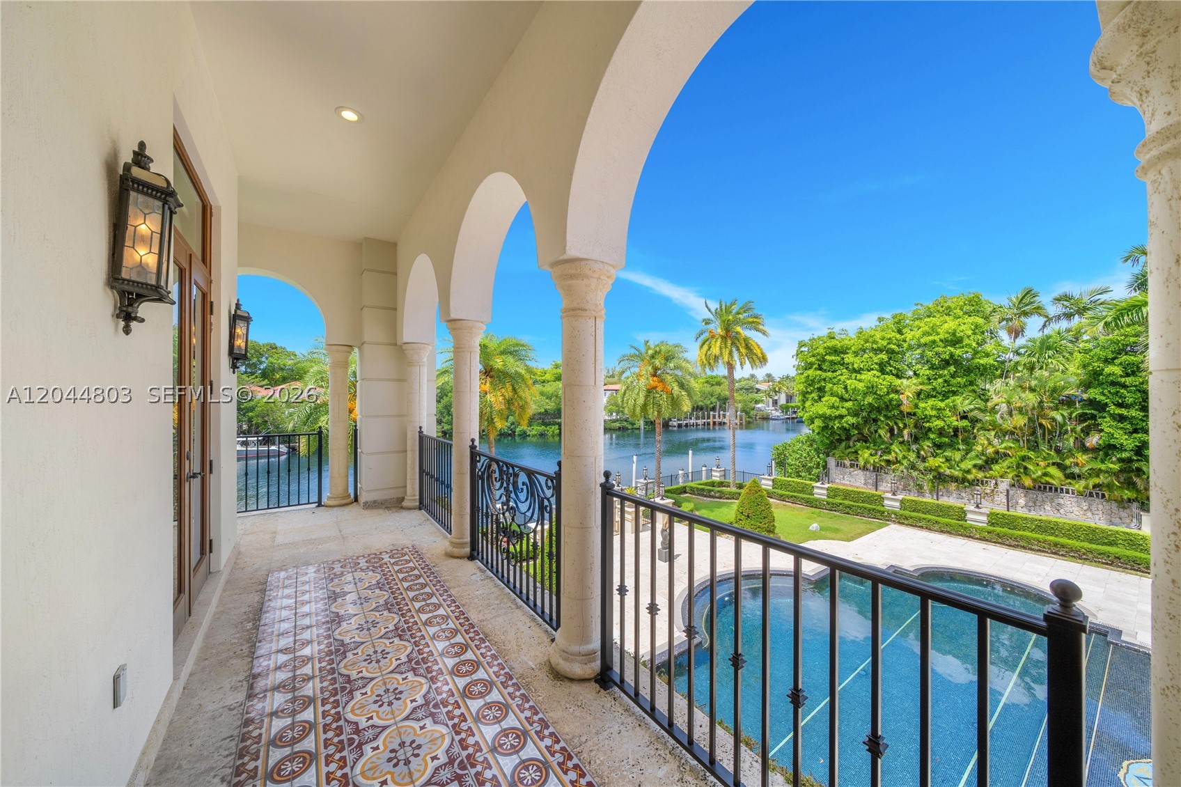 150 Edgewater Dr Coral Gables, FL 33133