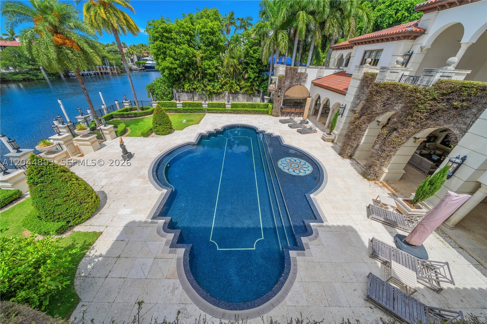 150 Edgewater Dr Coral Gables, FL 33133