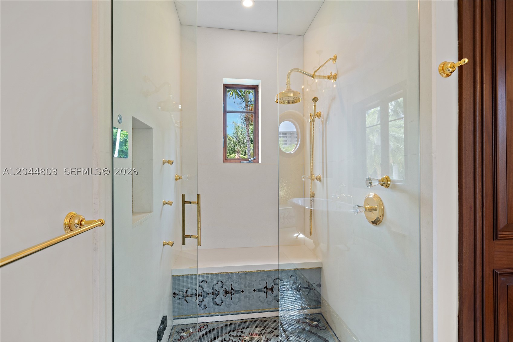150 Edgewater Dr Coral Gables, FL 33133