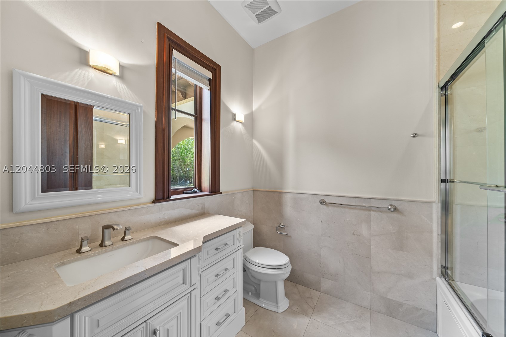 150 Edgewater Dr Coral Gables, FL 33133