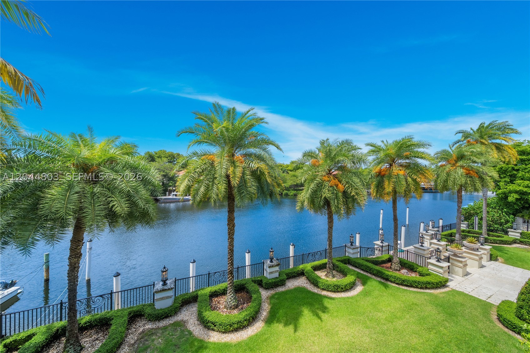 150 Edgewater Dr Coral Gables, FL 33133