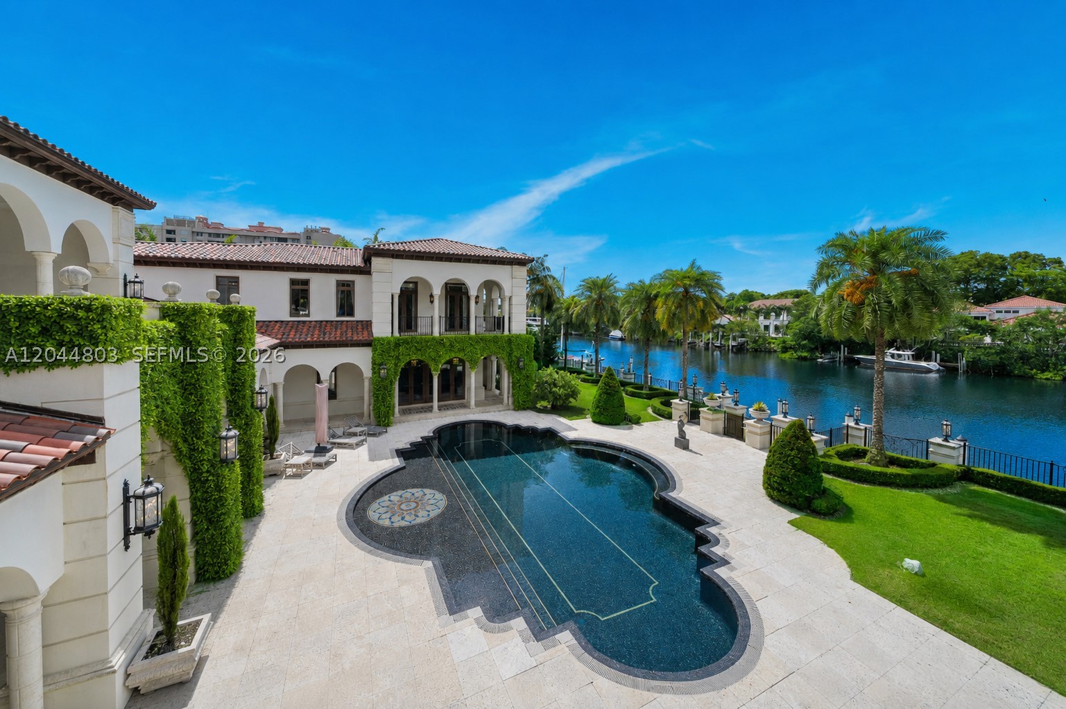 150 Edgewater Dr Coral Gables, FL 33133