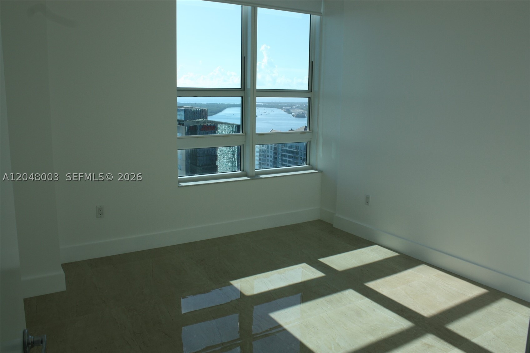 image The Plaza on Brickell West16