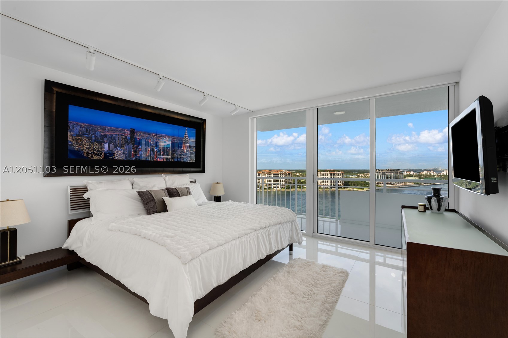 image South Pointe Towers14