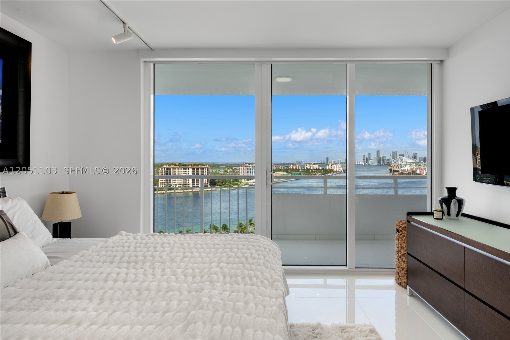 image South Pointe Towers16