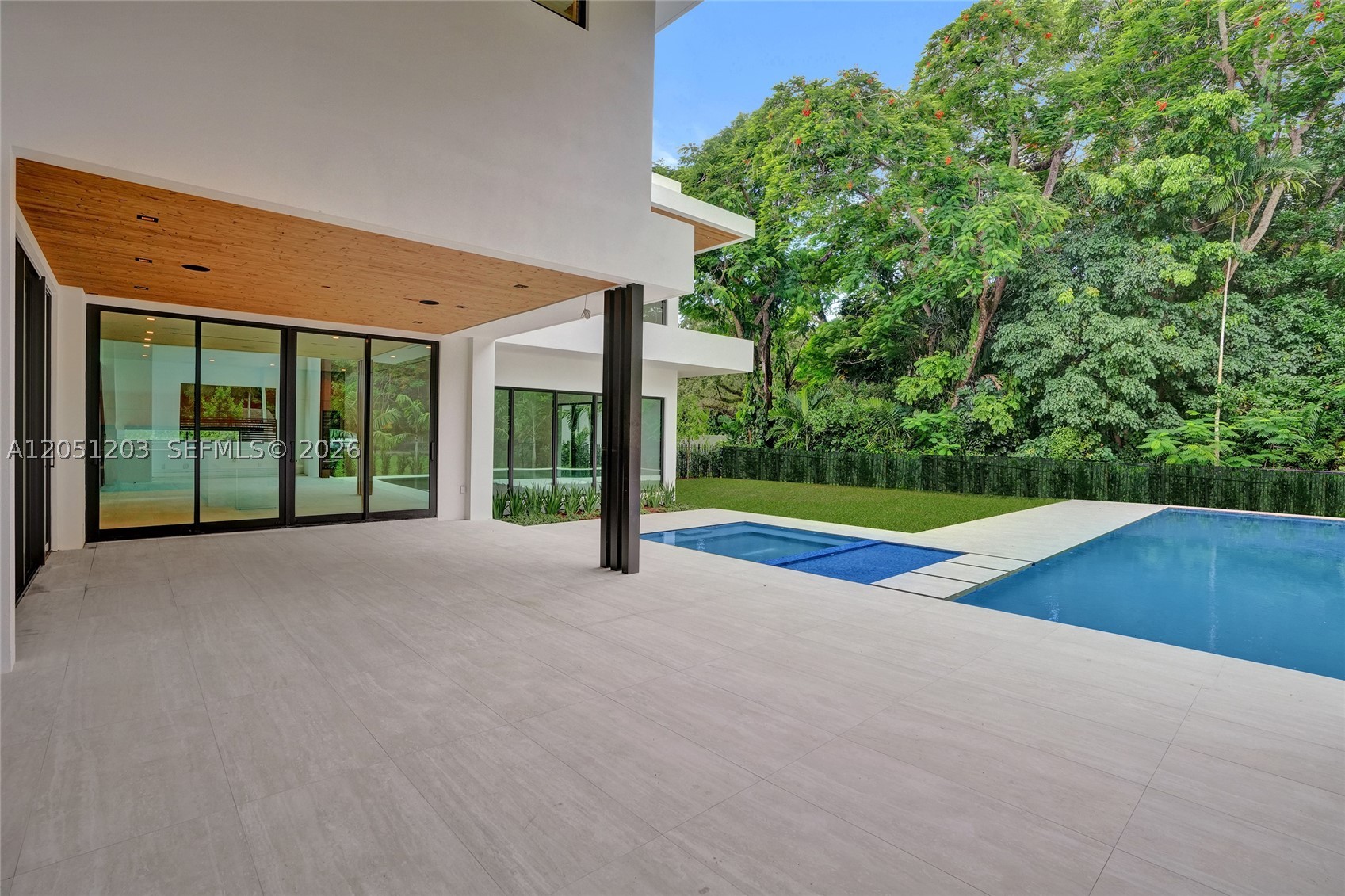 4640 Sunset Dr Miami, FL 33143