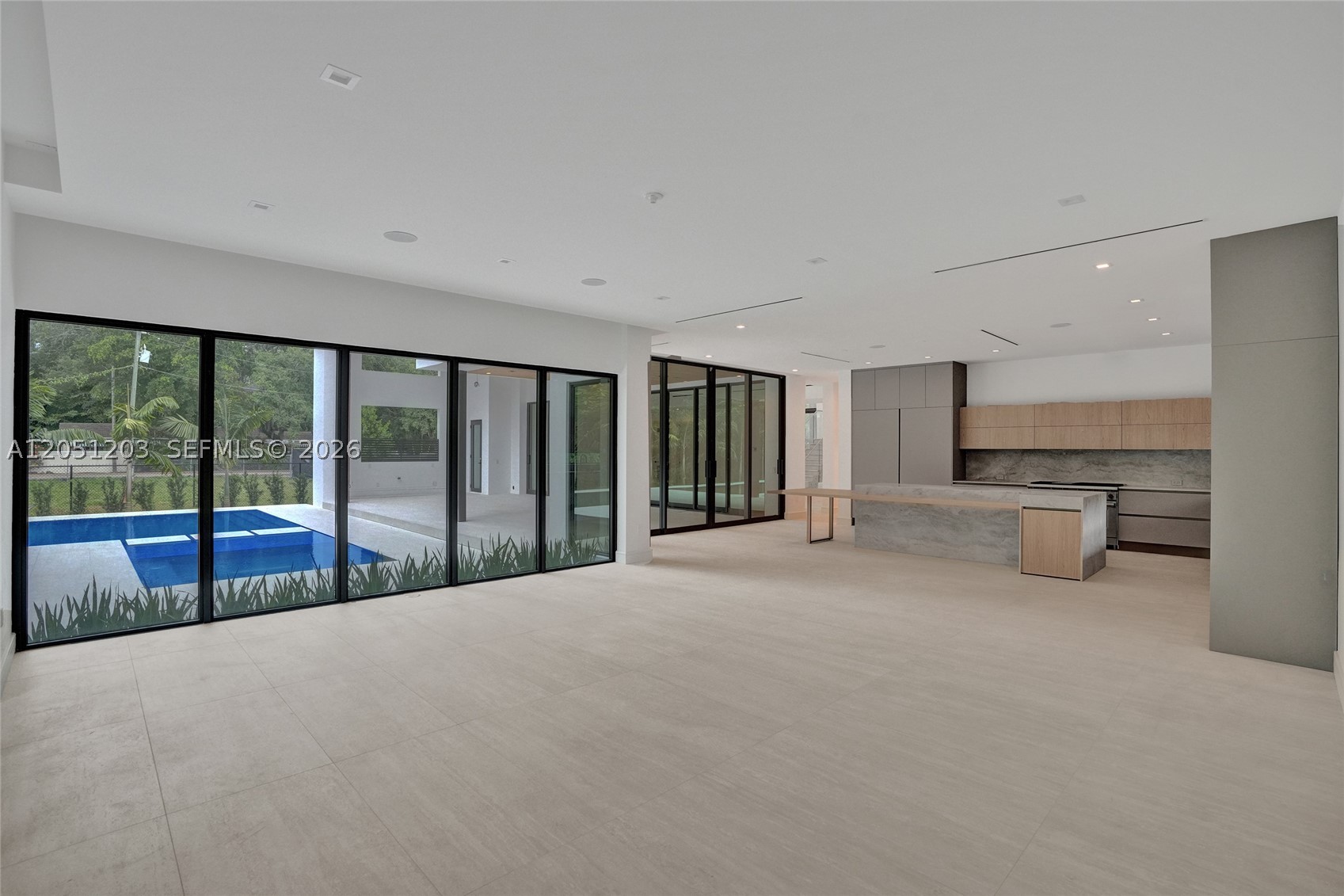 4640 Sunset Dr Miami, FL 33143