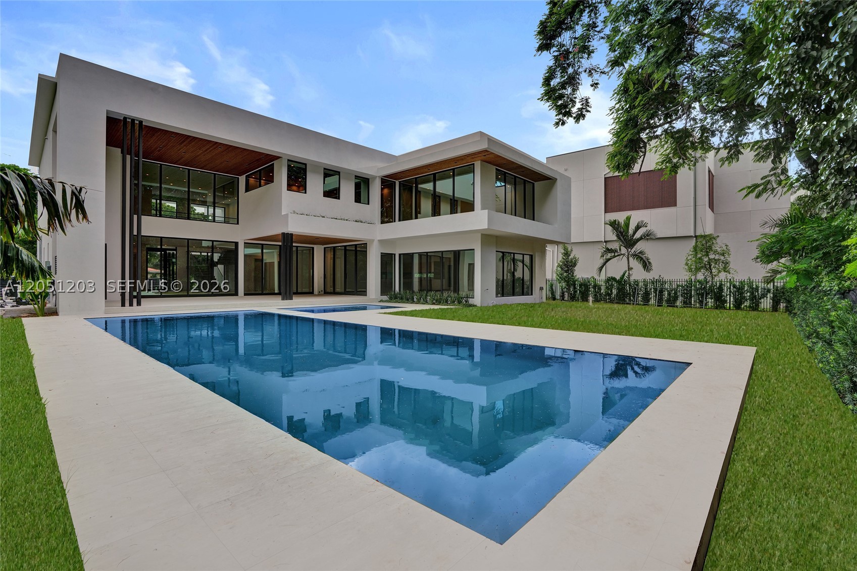 4640 Sunset Dr Miami, FL 33143