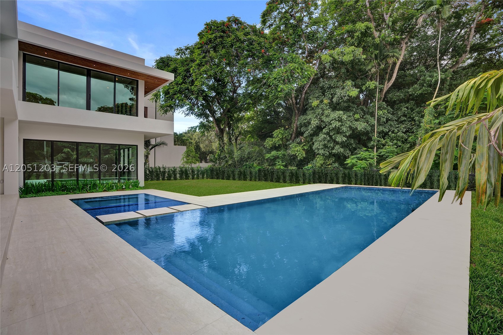 4640 Sunset Dr Miami, FL 33143
