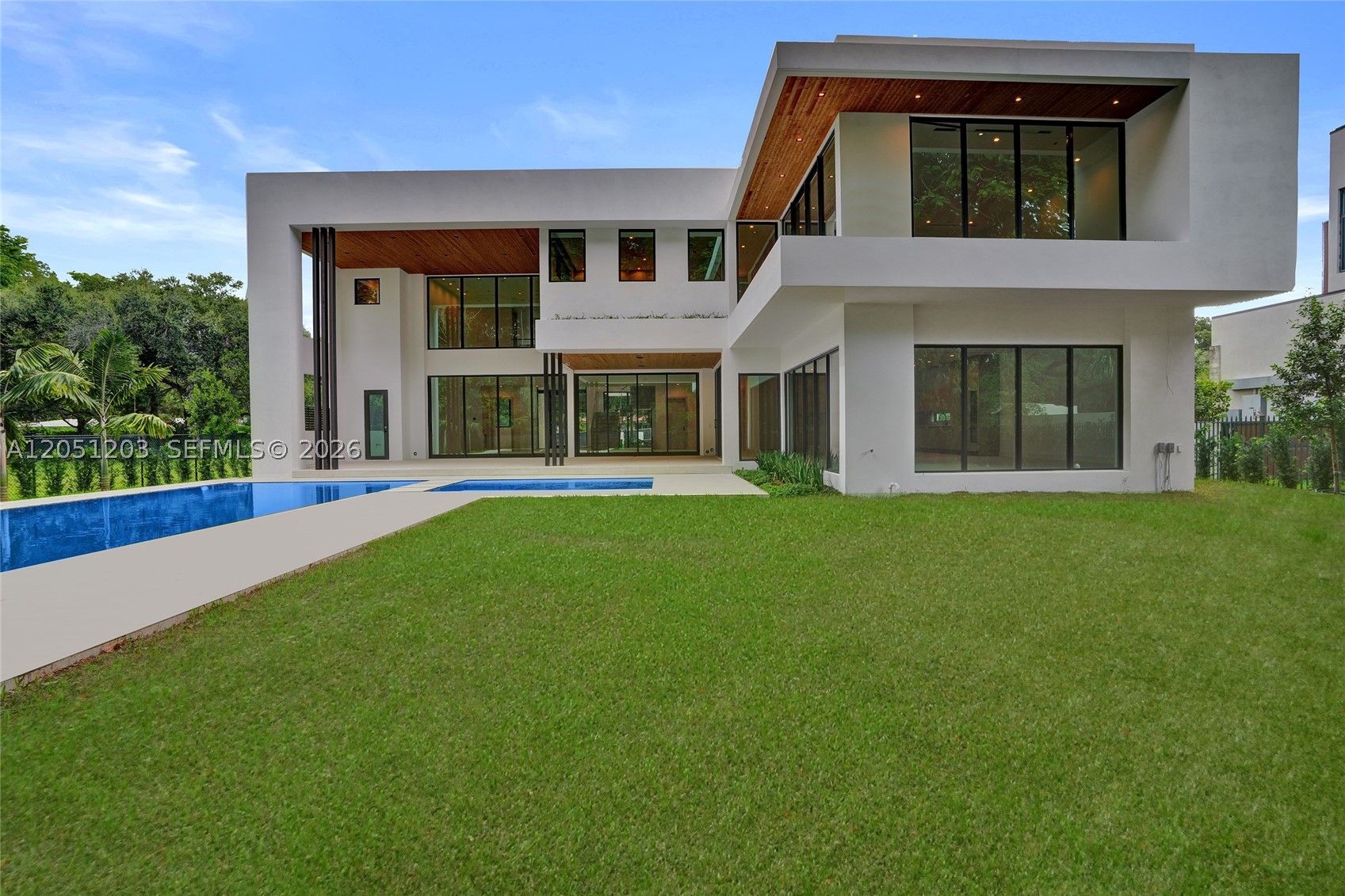 4640 Sunset Dr Miami, FL 33143