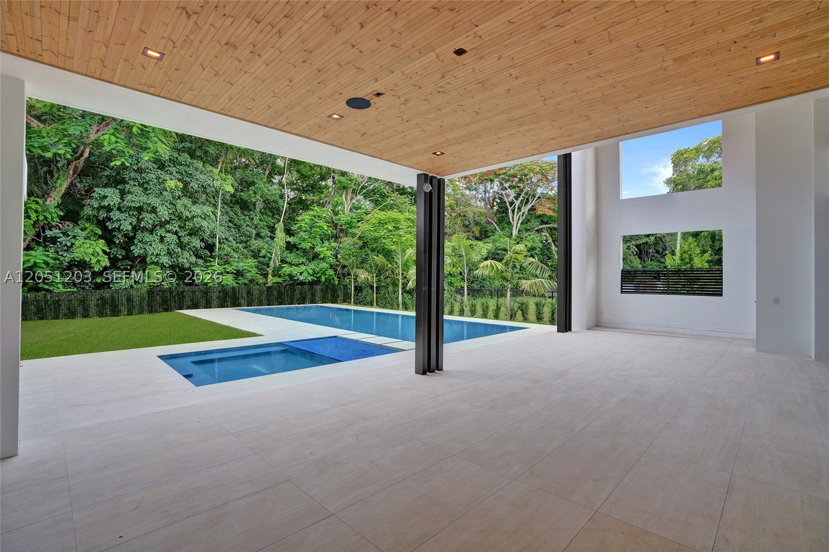 4640 Sunset Dr Miami, FL 33143