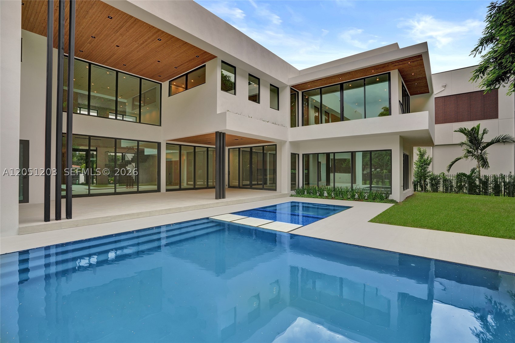 4640 Sunset Dr Miami, FL 33143