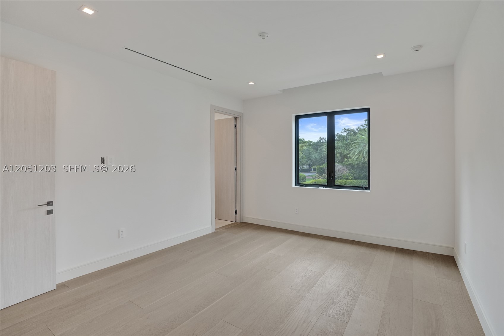 4640 Sunset Dr Miami, FL 33143