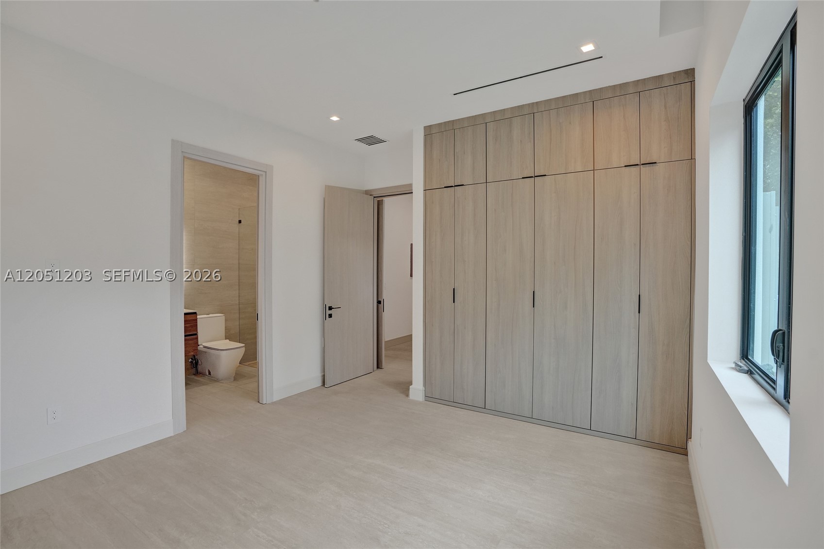 4640 Sunset Dr Miami, FL 33143