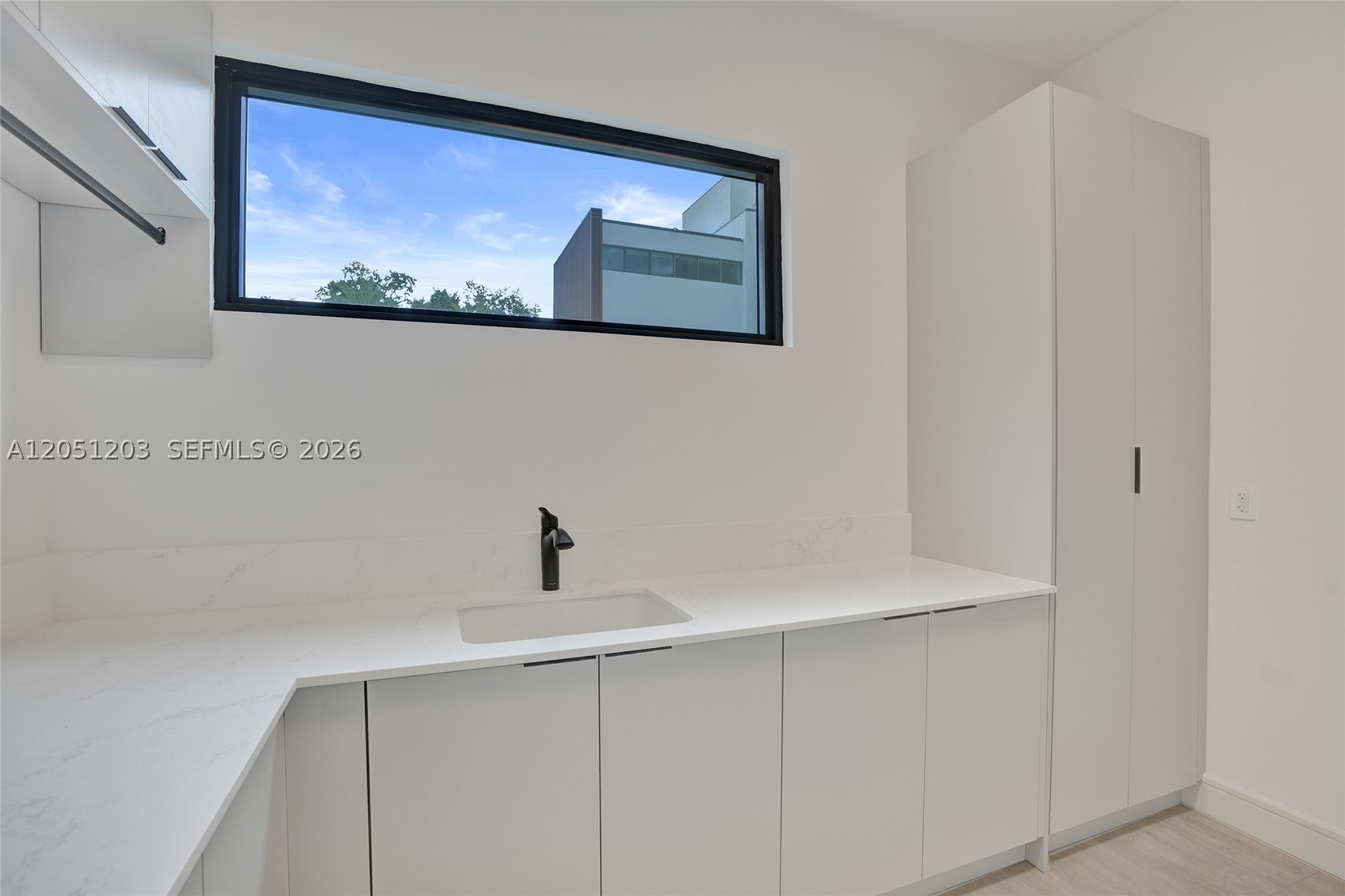 4640 Sunset Dr Miami, FL 33143