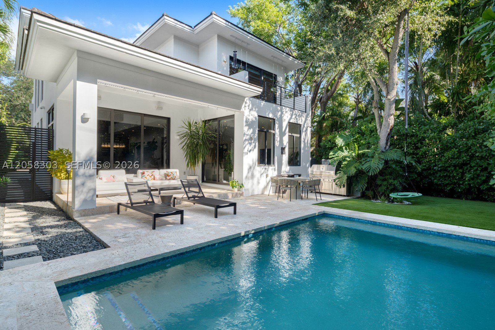 3630 Avocado Ave Miami, FL 33133