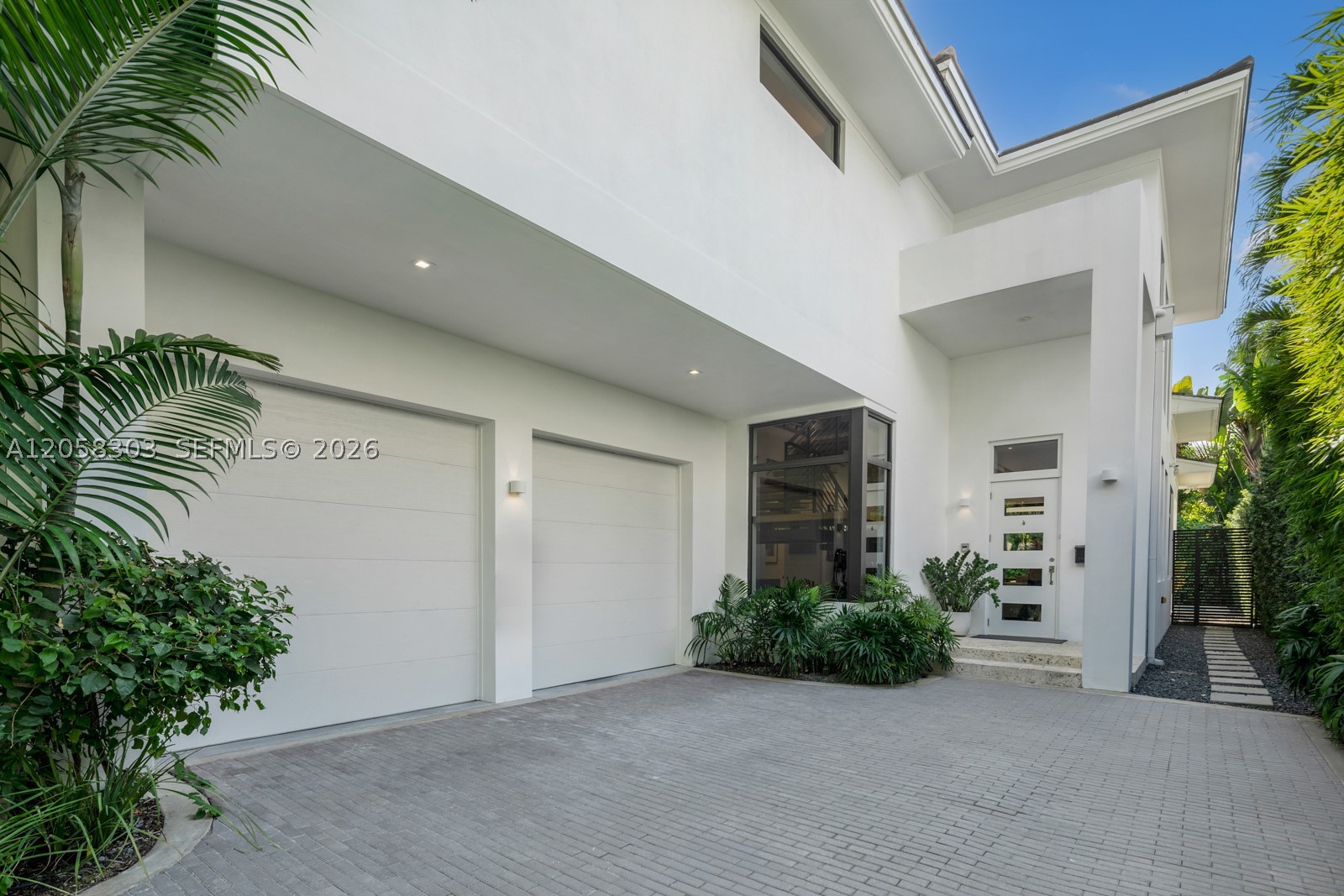 3630 Avocado Ave Miami, FL 33133