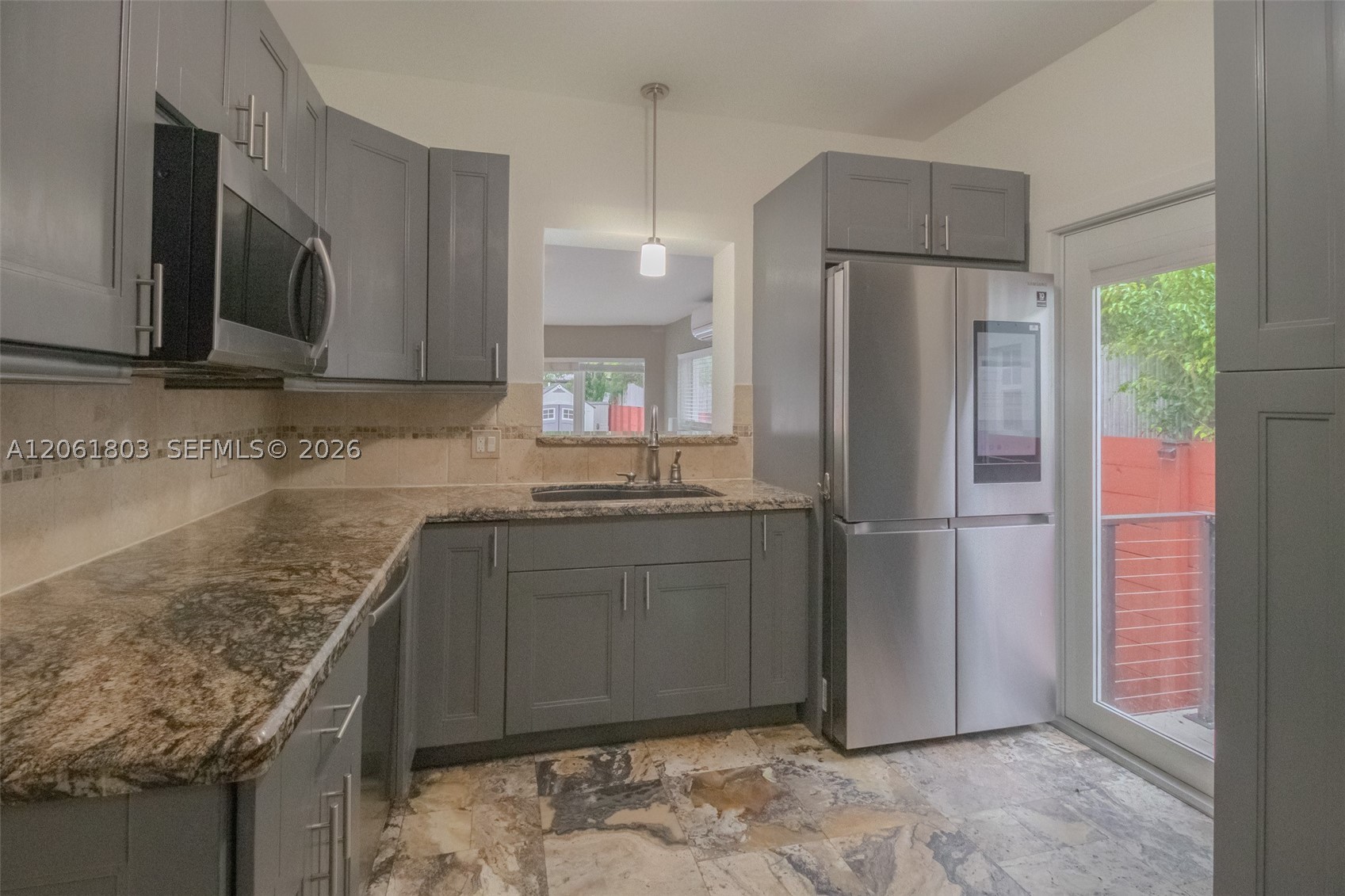 3722 Royal Palm Ave Miami Beach, FL 33140