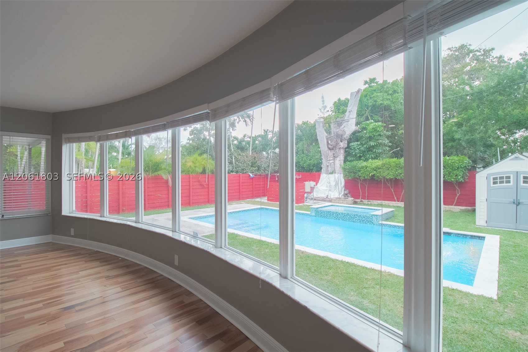 3722 Royal Palm Ave Miami Beach, FL 33140