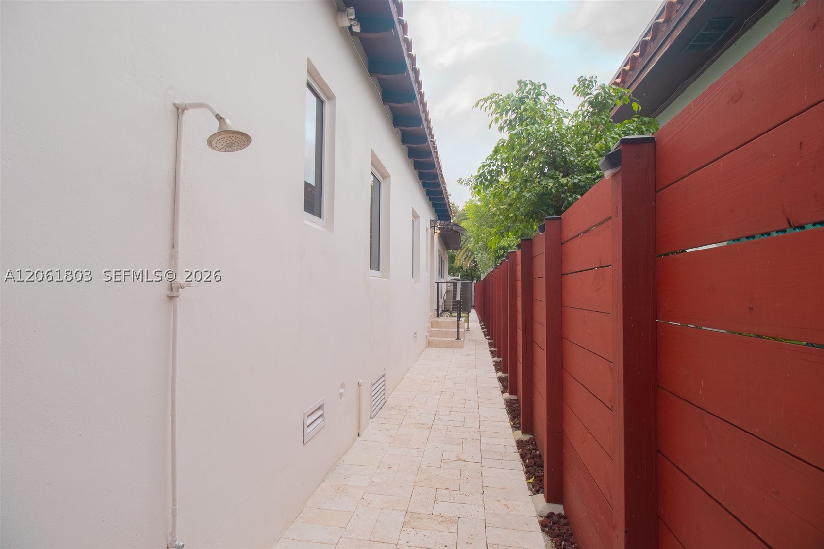 3722 Royal Palm Ave Miami Beach, FL 33140