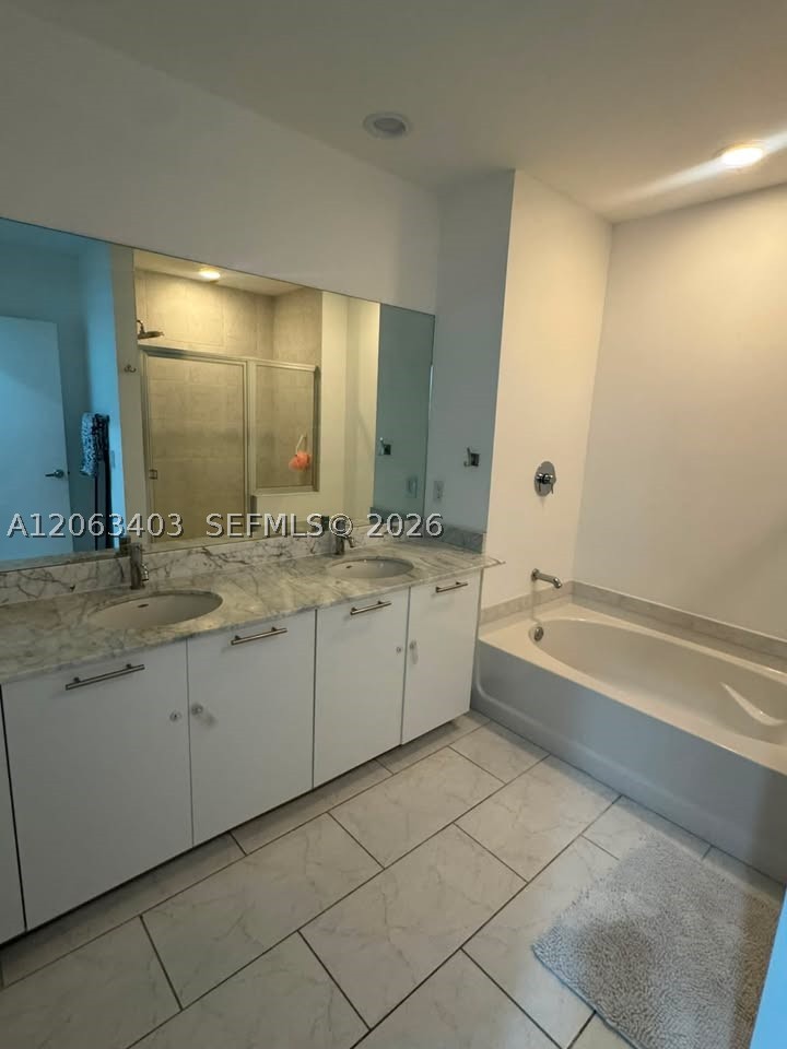 image The Plaza on Brickell West7