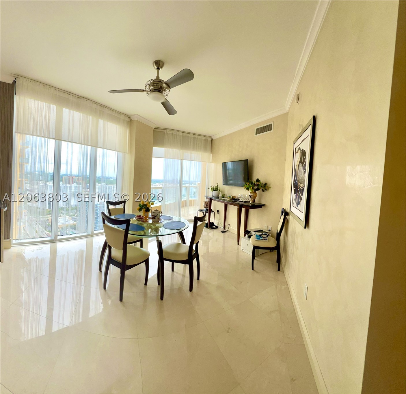image Acqualina Residences17