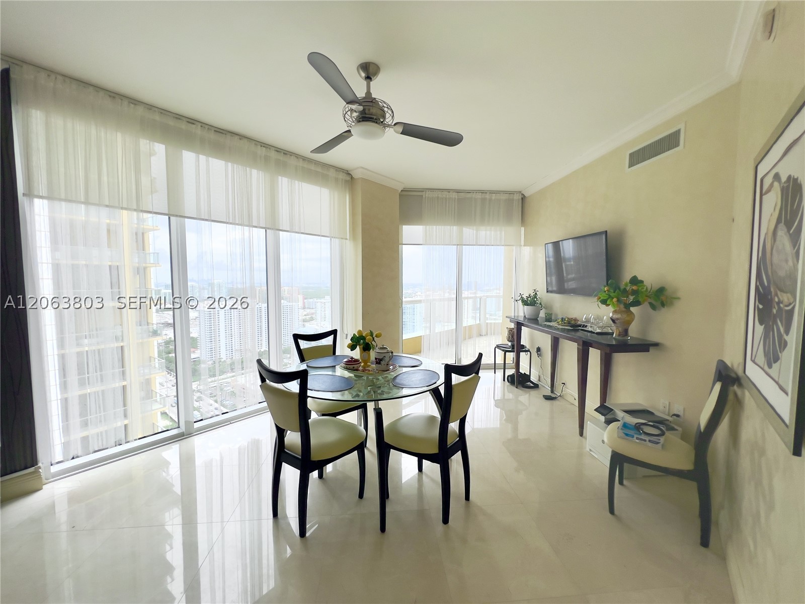 image Acqualina Residences19