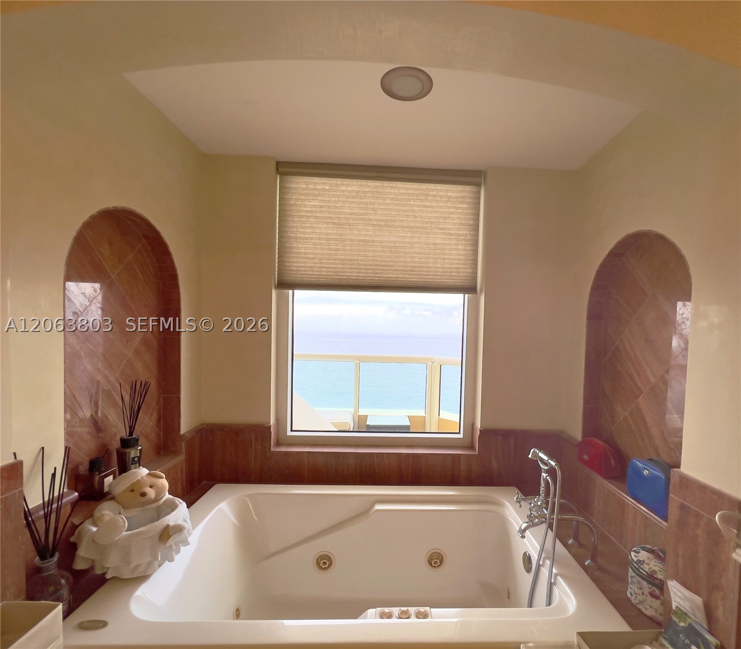 image Acqualina Residences23