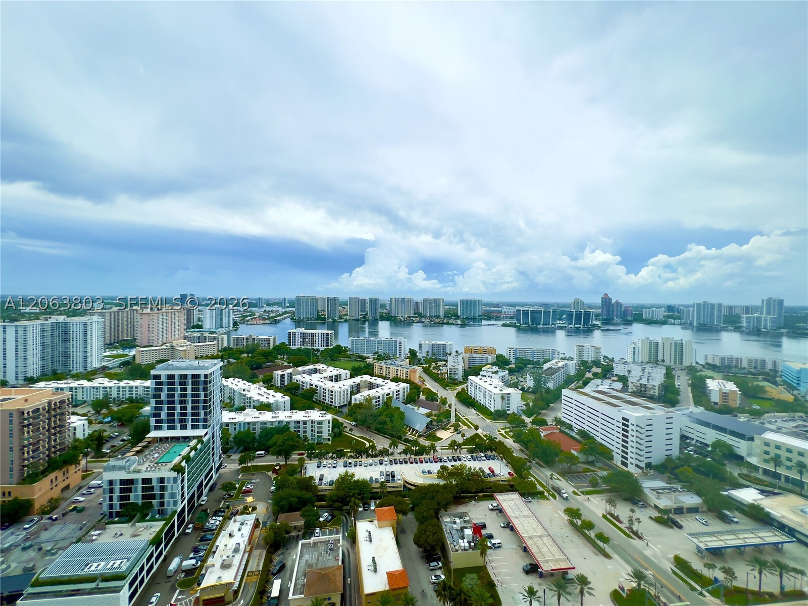 image Acqualina Residences56