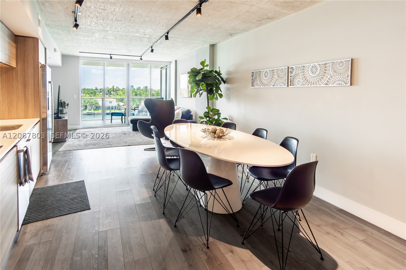 6620 Indian Crk Dr #509 Miami Beach, FL 33141