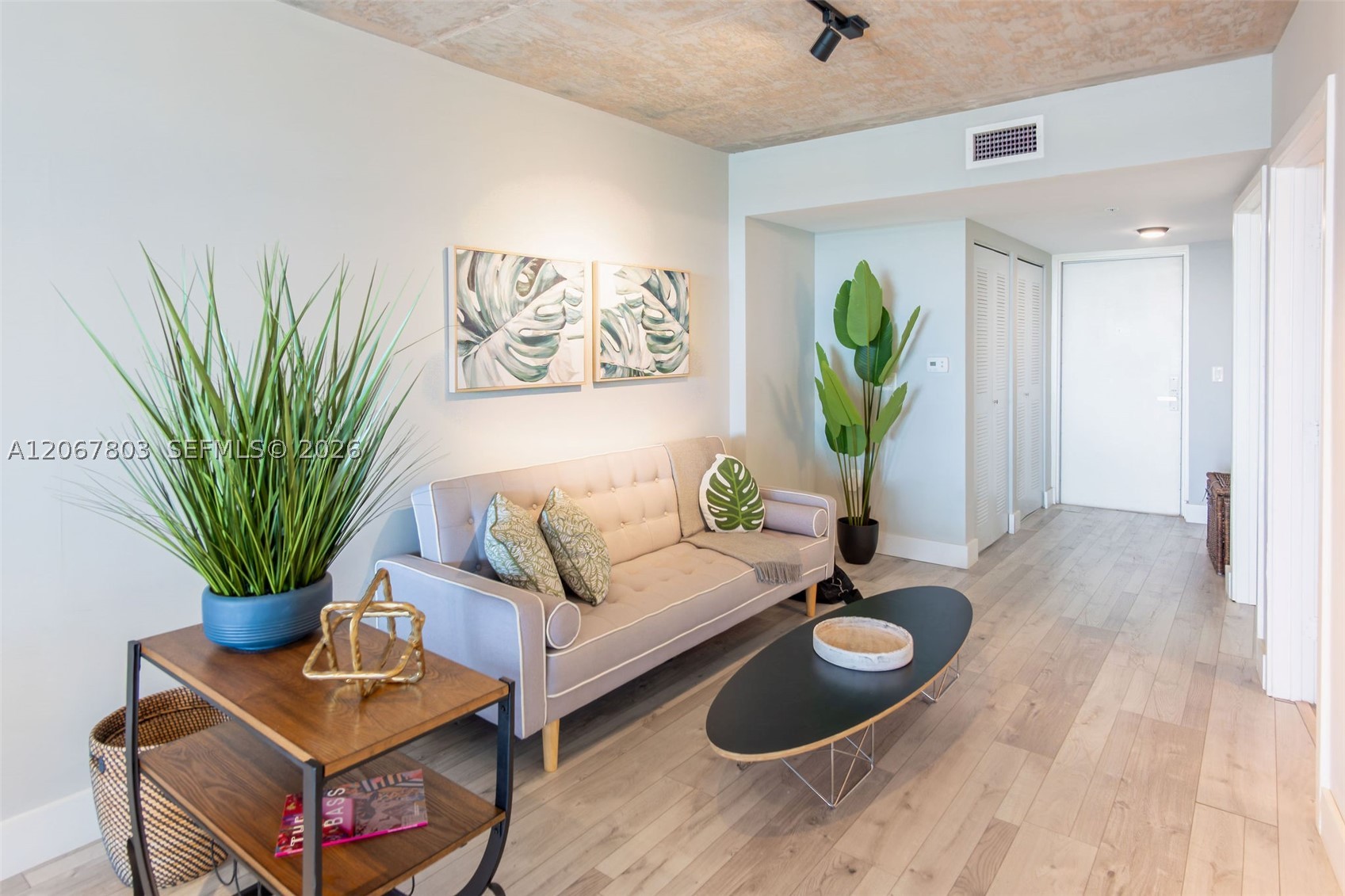 6620 Indian Crk Dr #509 Miami Beach, FL 33141