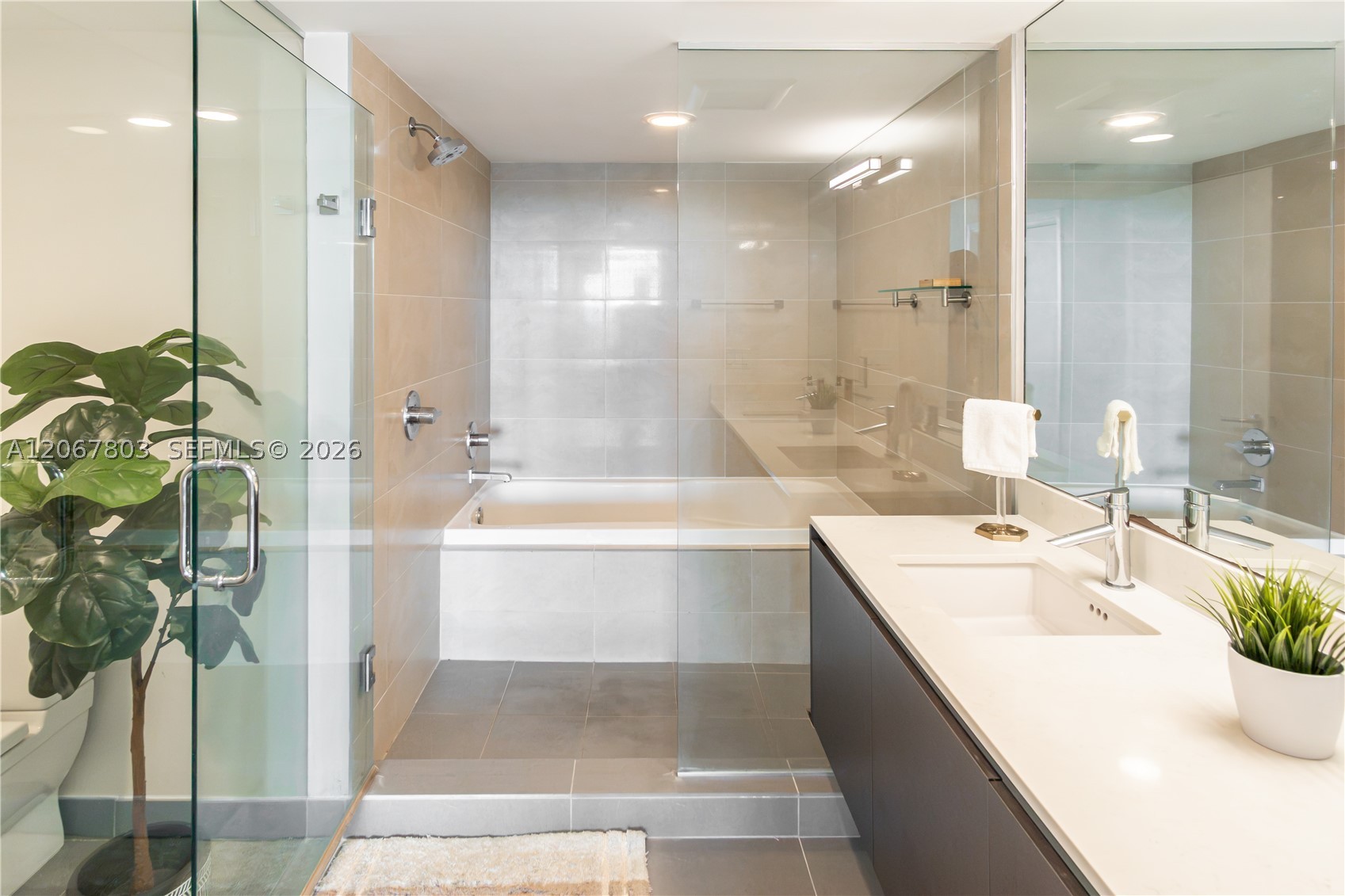 6620 Indian Crk Dr #509 Miami Beach, FL 33141