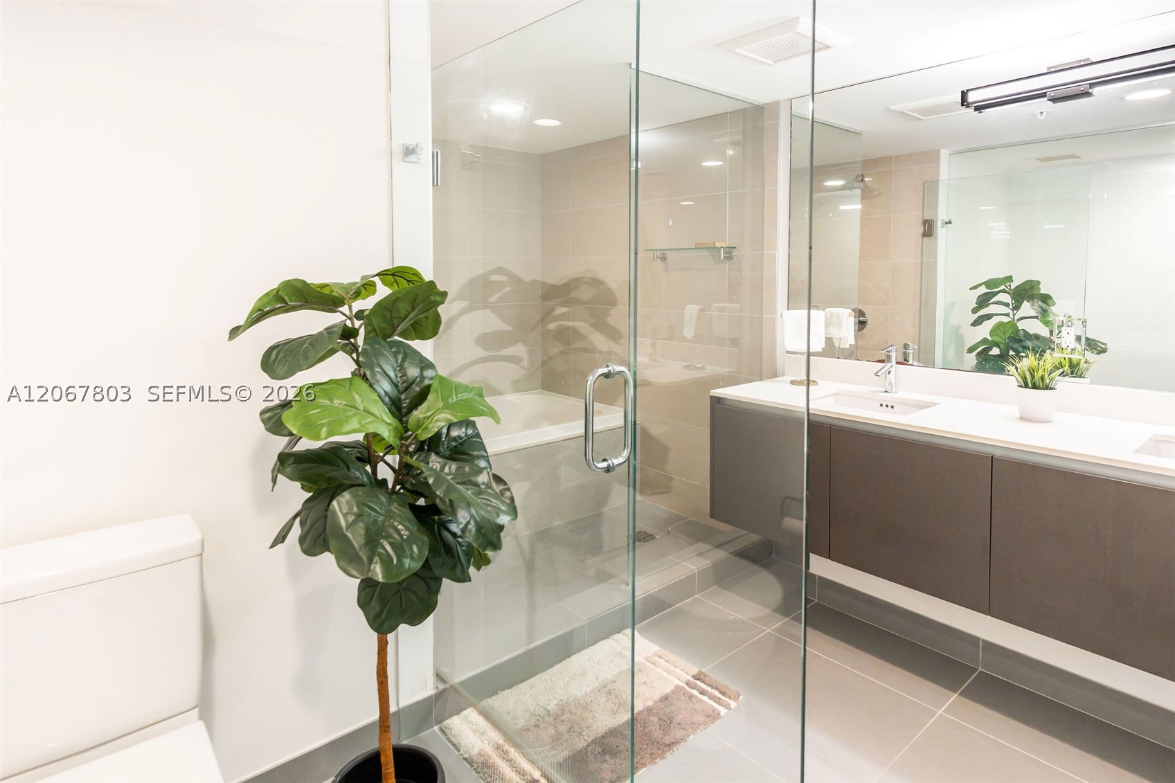 6620 Indian Crk Dr #509 Miami Beach, FL 33141