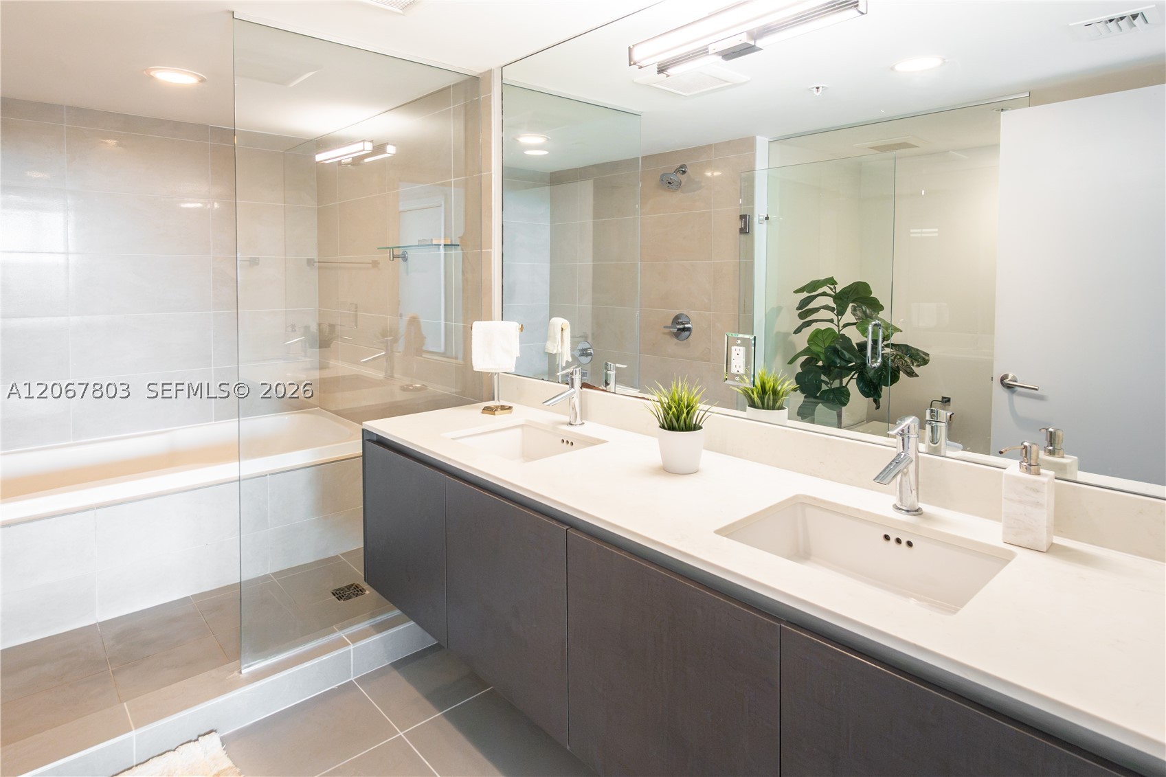 6620 Indian Crk Dr #509 Miami Beach, FL 33141