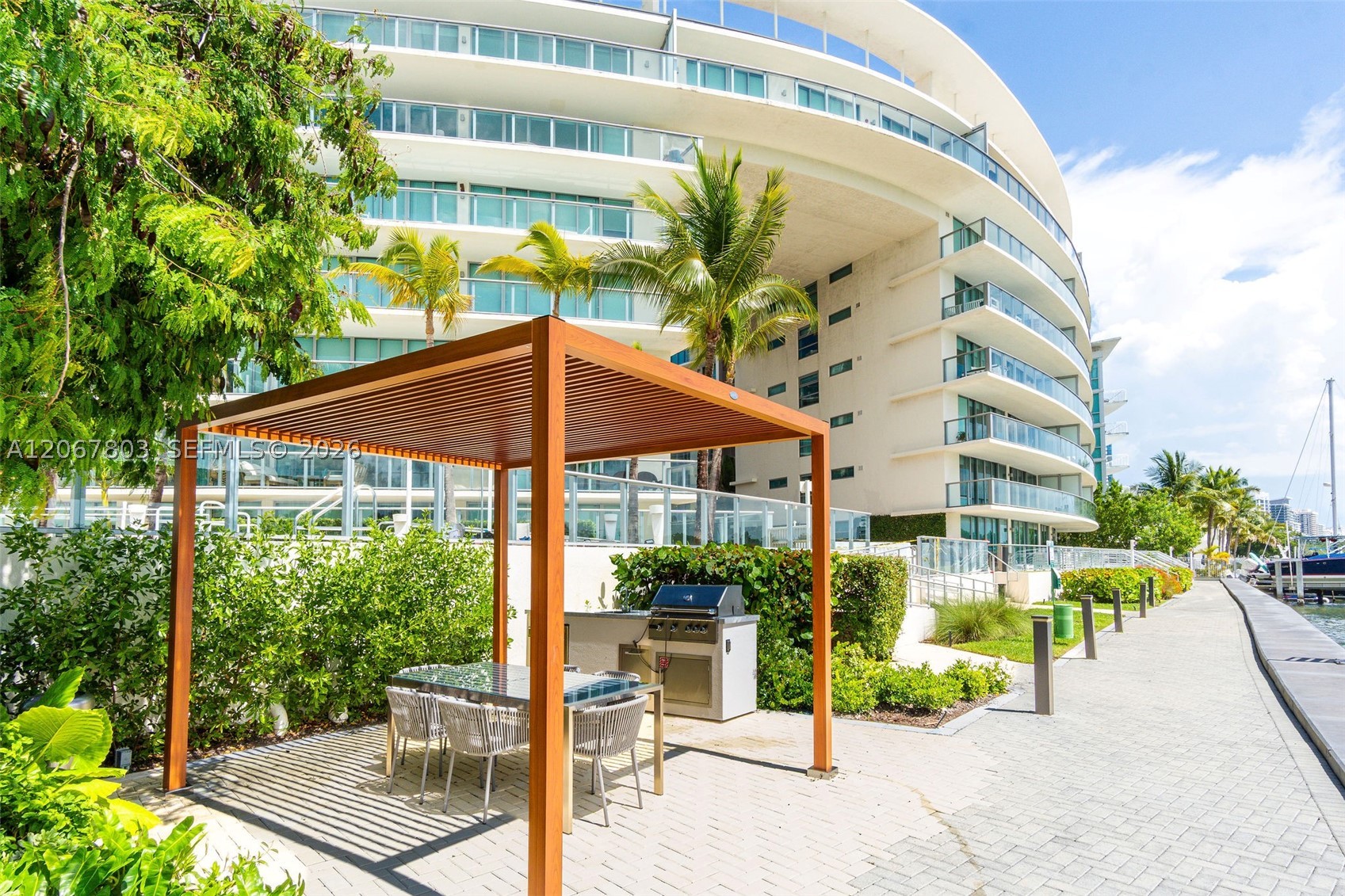 6620 Indian Crk Dr #509 Miami Beach, FL 33141