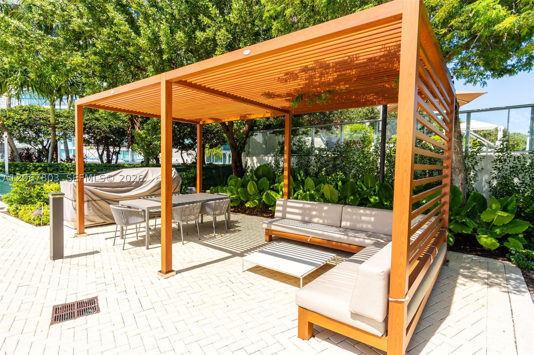 6620 Indian Crk Dr #509 Miami Beach, FL 33141
