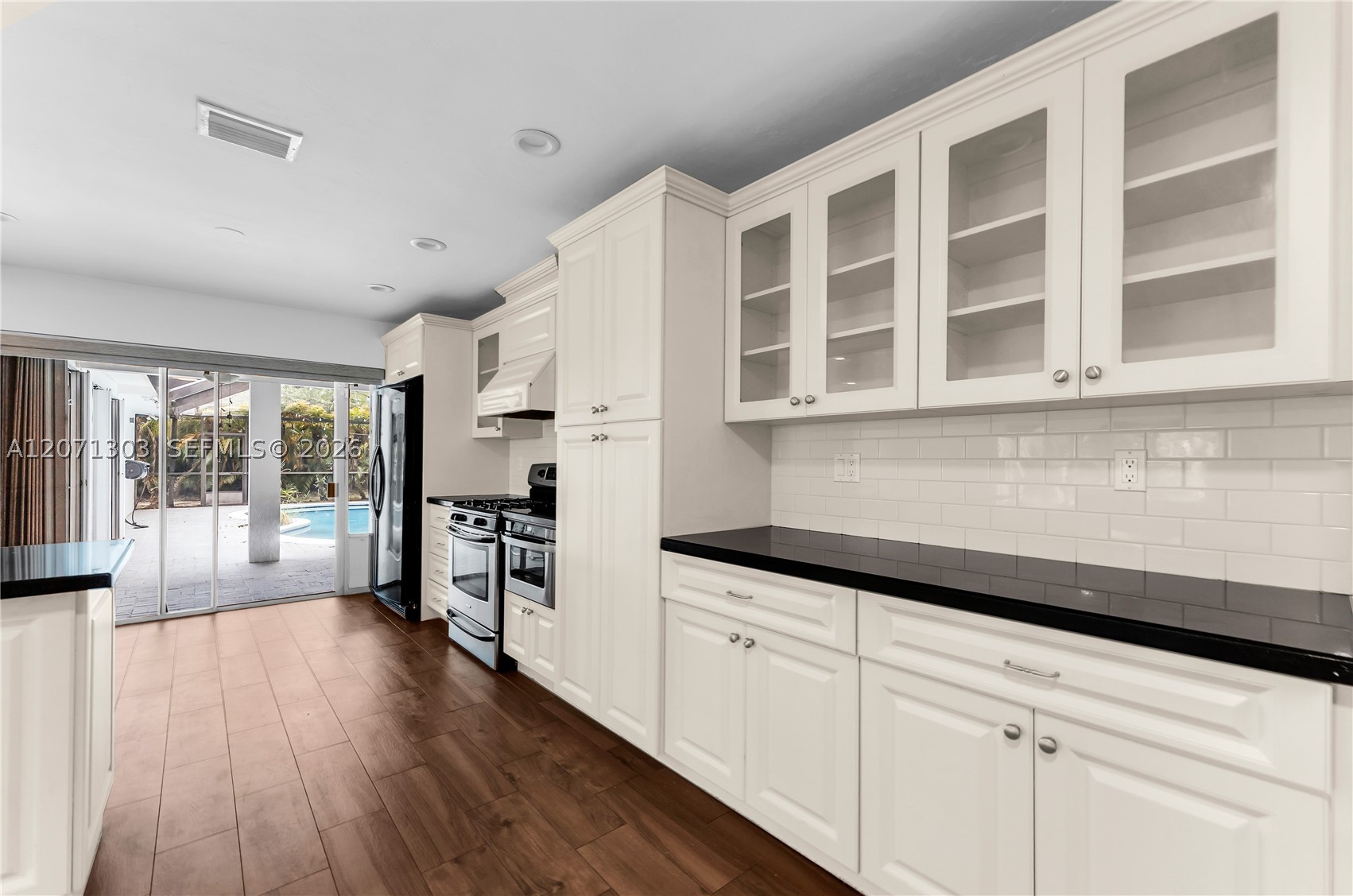11890 SW 72nd Pl Pinecrest, FL 33156