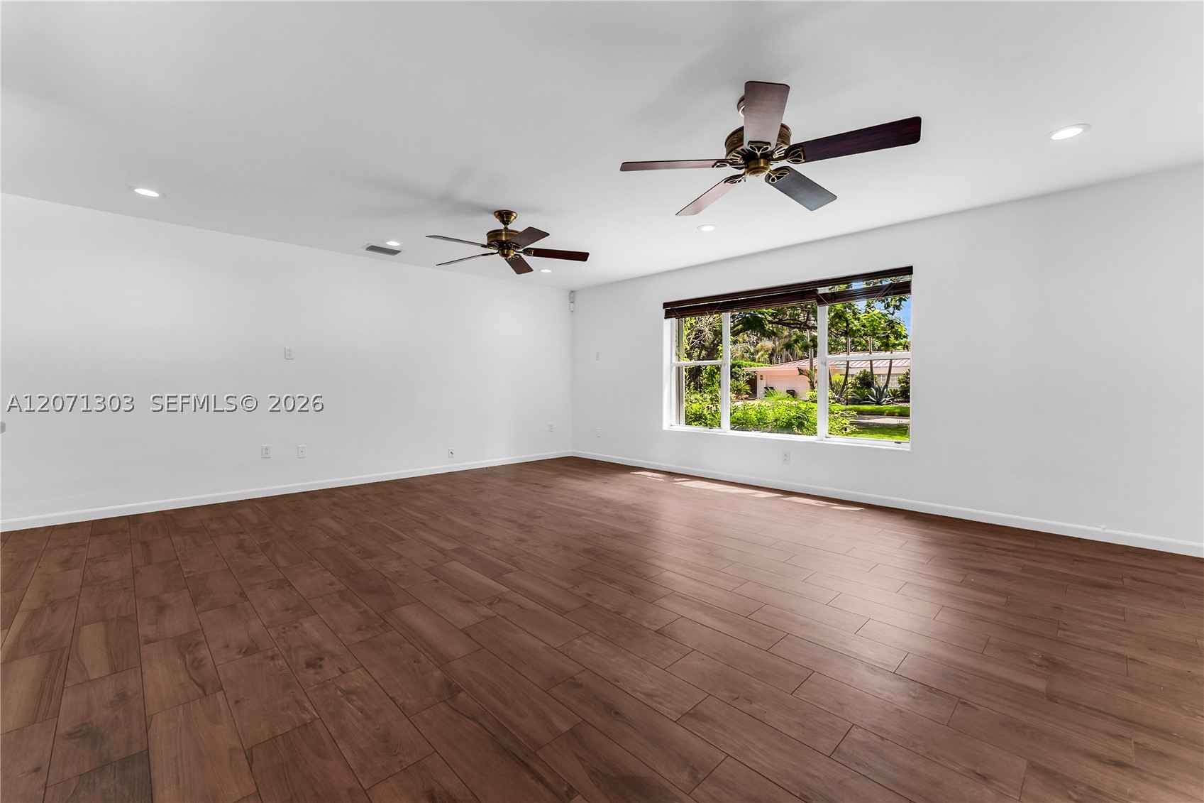 11890 SW 72nd Pl Pinecrest, FL 33156