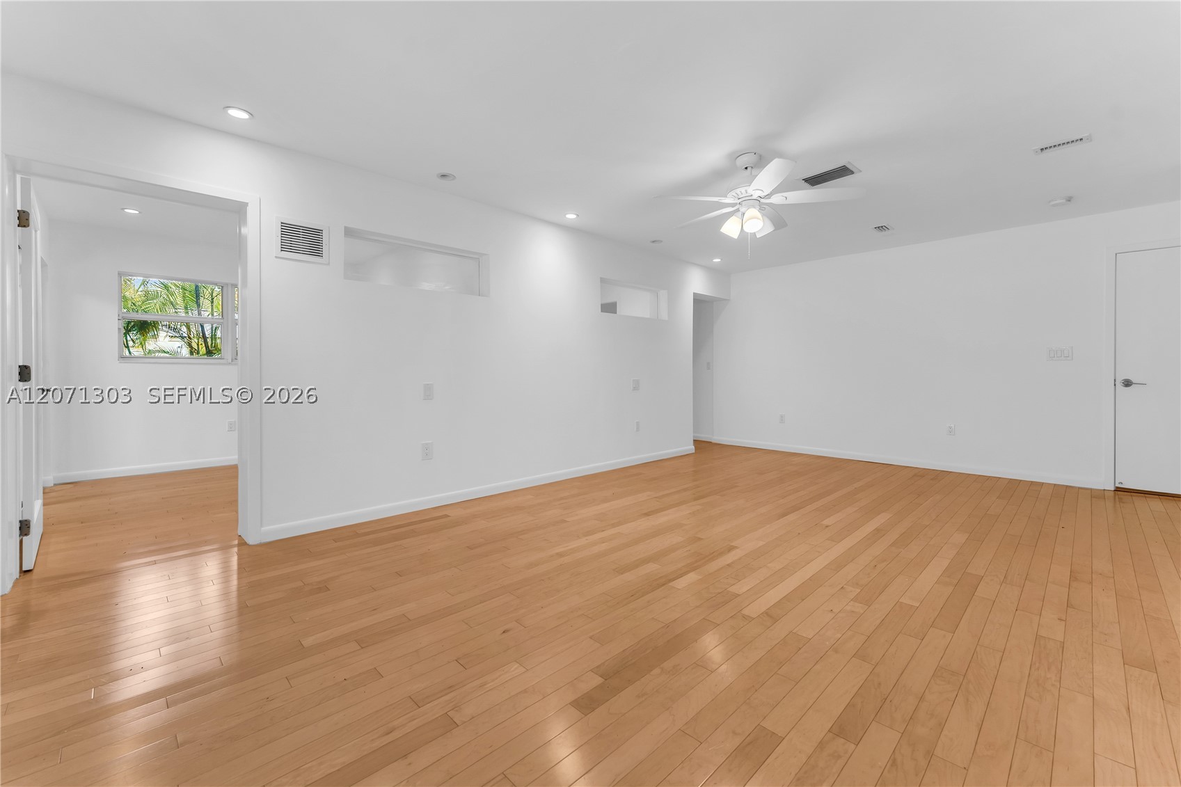 11890 SW 72nd Pl Pinecrest, FL 33156