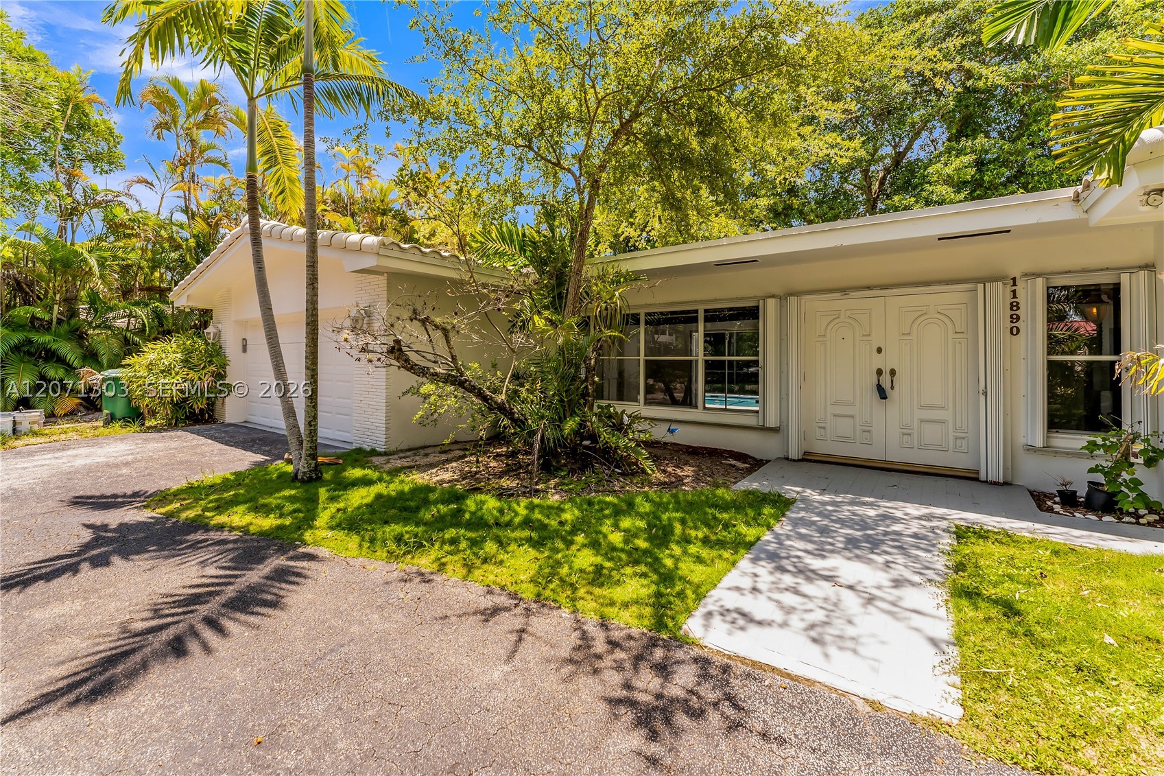 11890 SW 72nd Pl Pinecrest, FL 33156