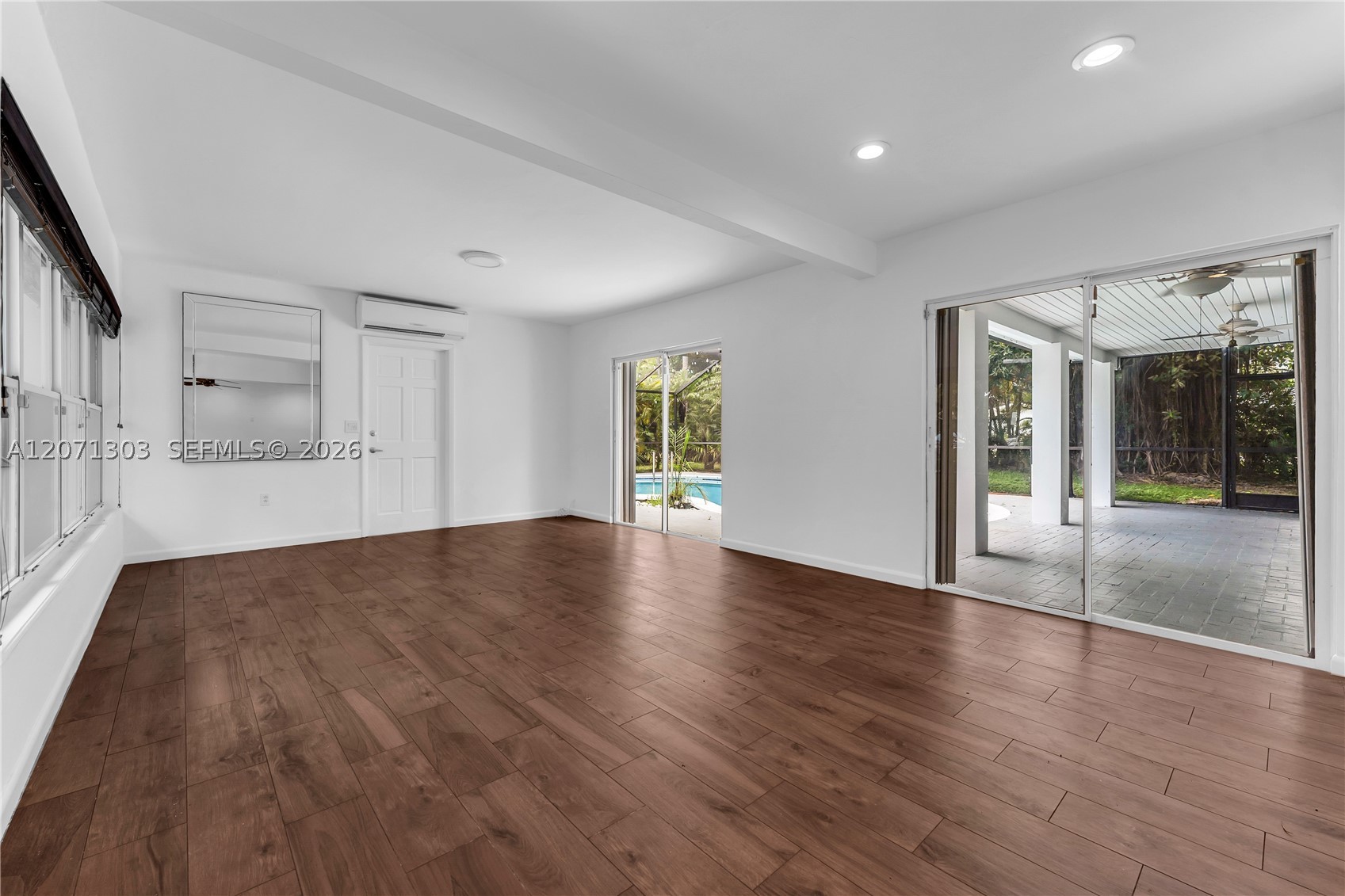 11890 SW 72nd Pl Pinecrest, FL 33156
