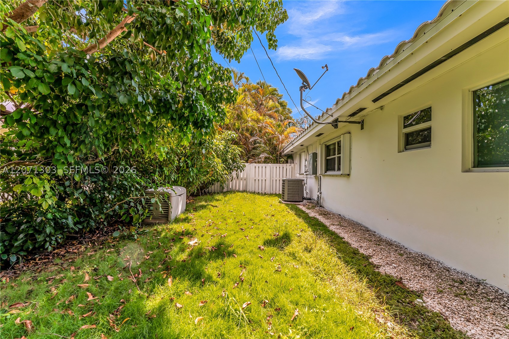 11890 SW 72nd Pl Pinecrest, FL 33156