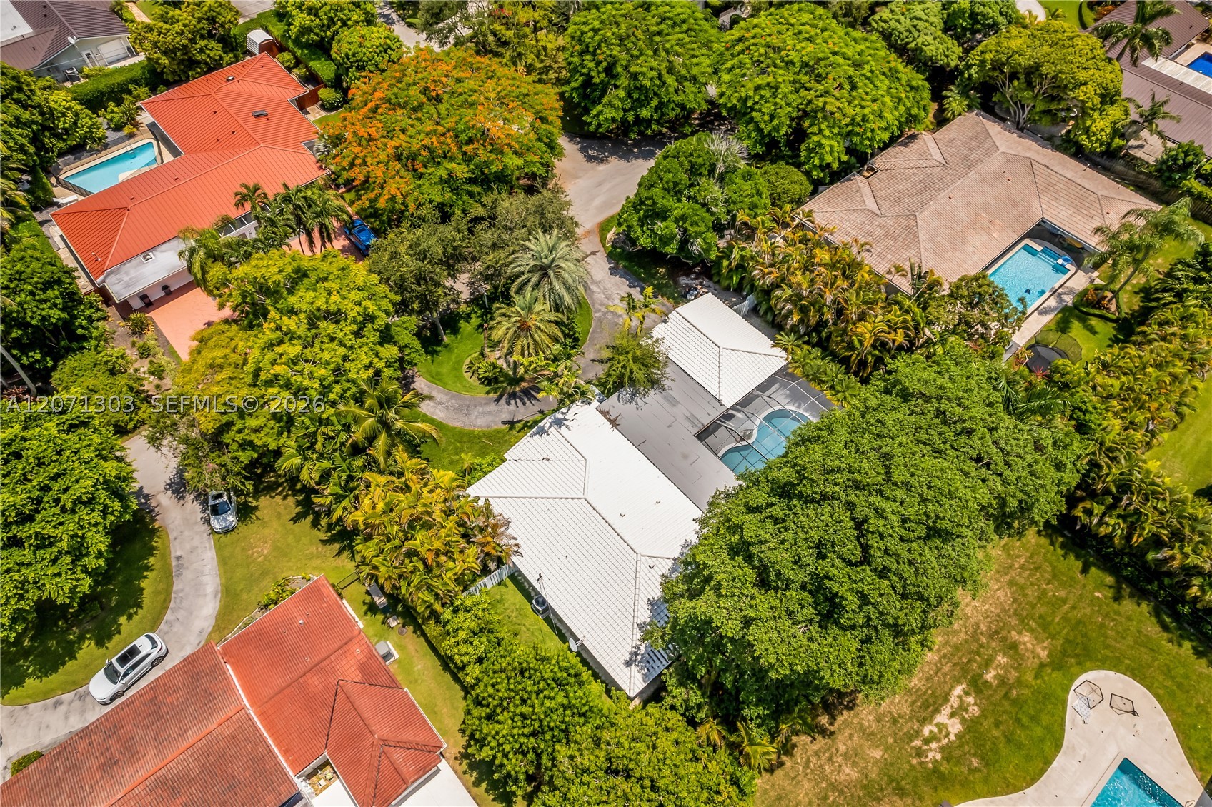 11890 SW 72nd Pl Pinecrest, FL 33156
